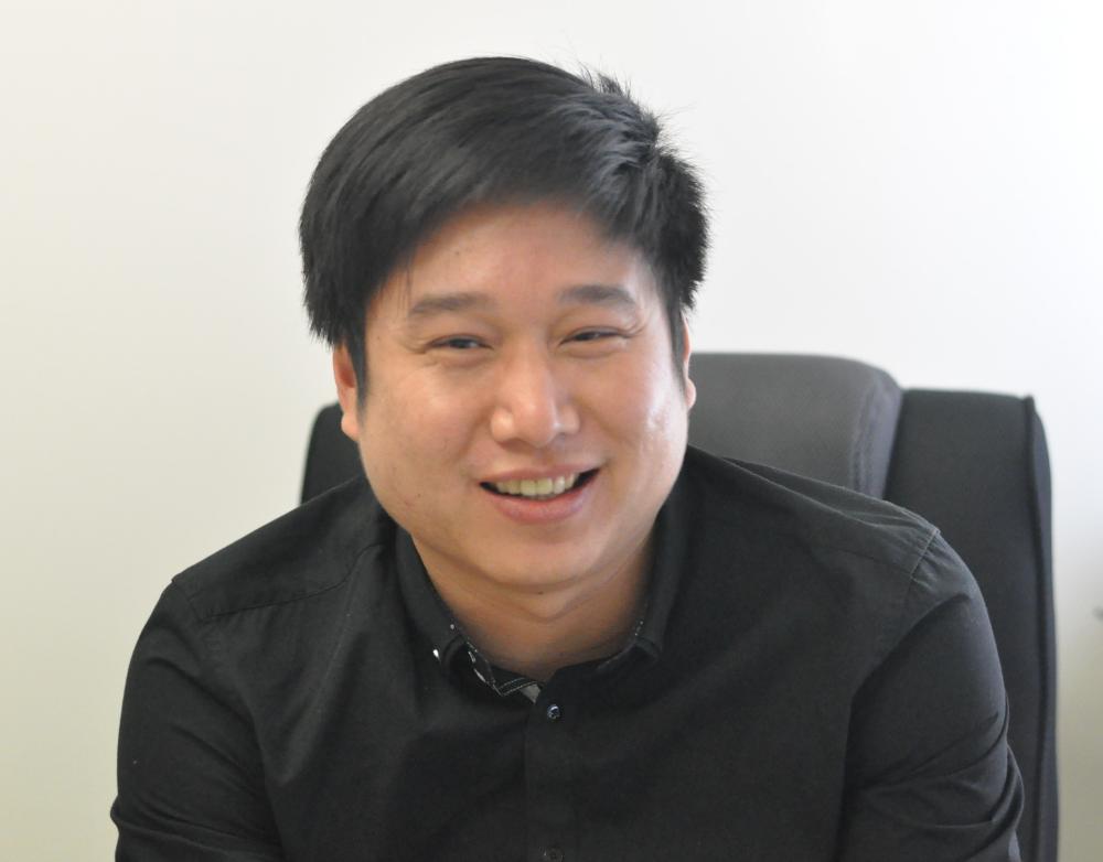 Dr Aung